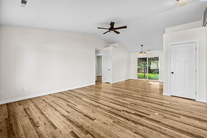 Property Photo:  4906 Kalahari Drive  WA 99301 