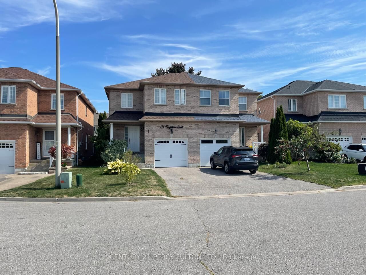 Property Photo:  21 Teagarden Court  ON L1R 2H9 