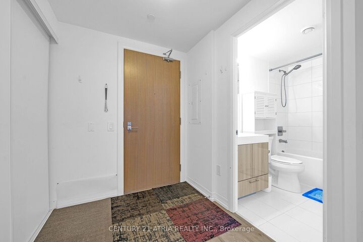 Property Photo: 251 Jarvis Street 631 ON M5B 0C3