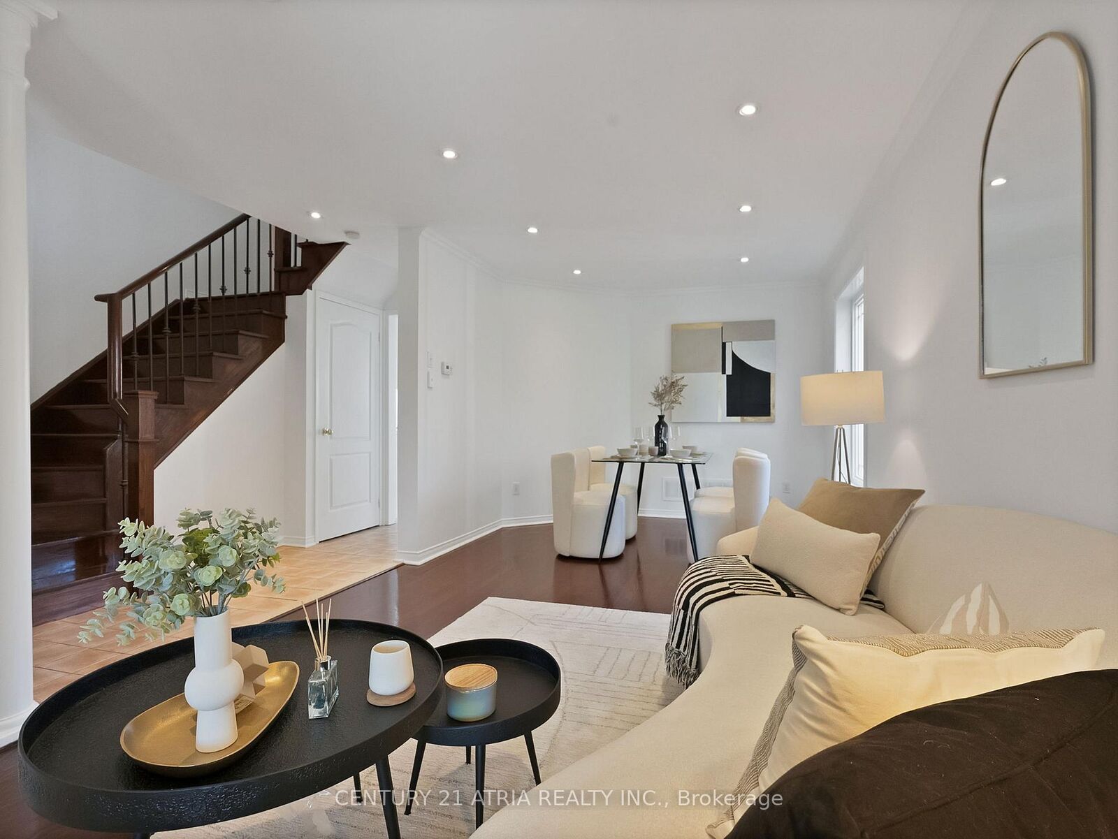 Property Photo:  459 Stonetree Court  ON L5B 4H3 