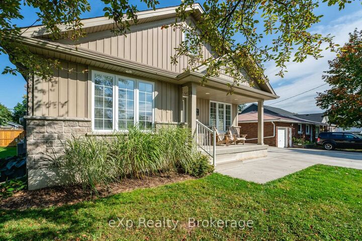 Property Photo:  447 Countess Street S  ON N0G 1R0 