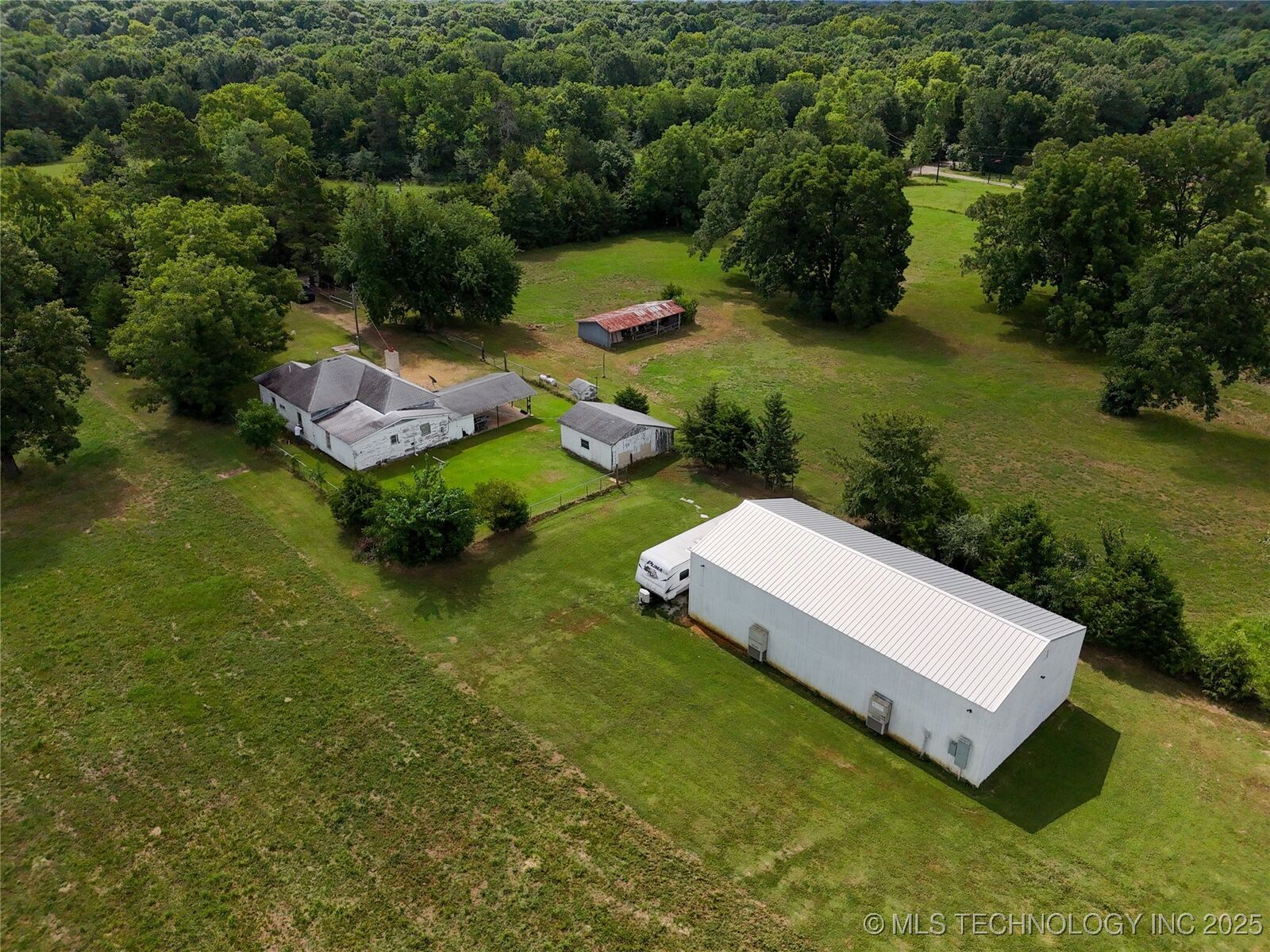 Property Photo:  652 N 4230 Road  OK 74743 