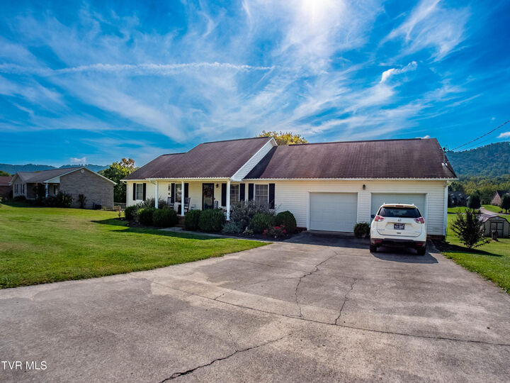 Property Photo: 275 Stewart Hills Drive TN 37857