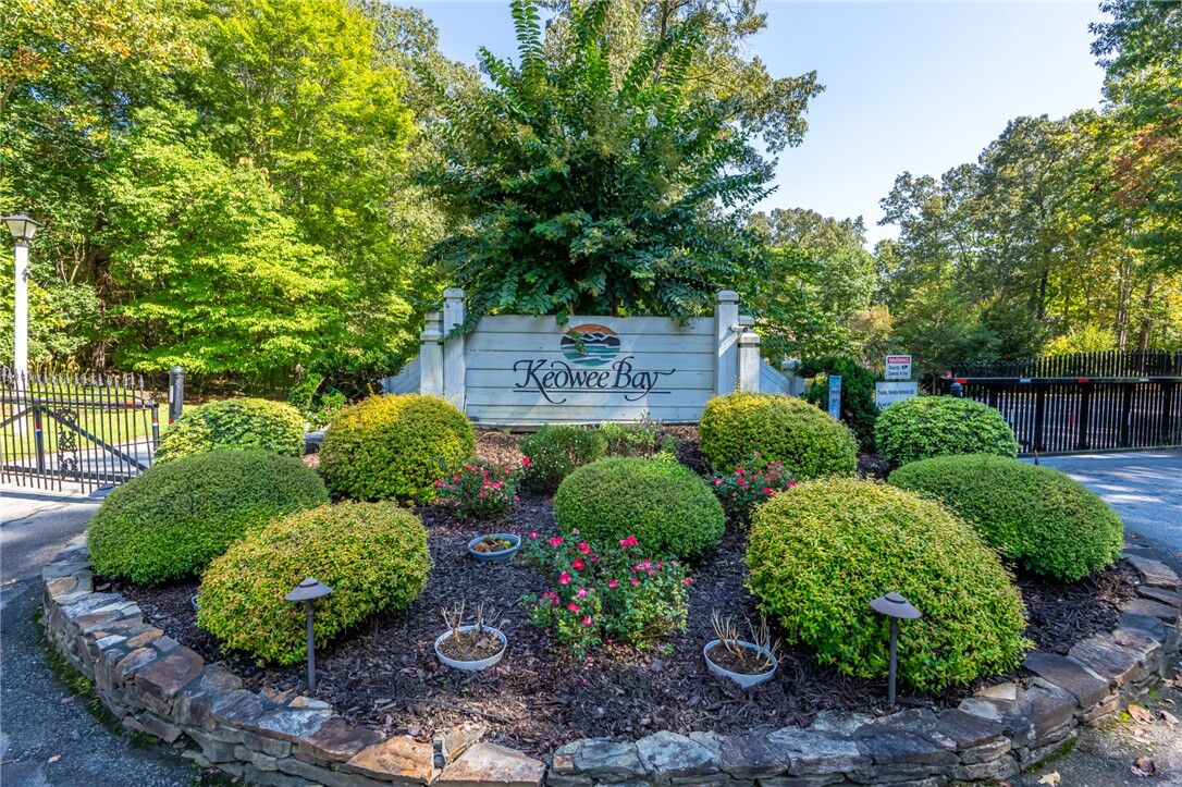 Property Photo:  407 Clearwater Cove  SC 29676 