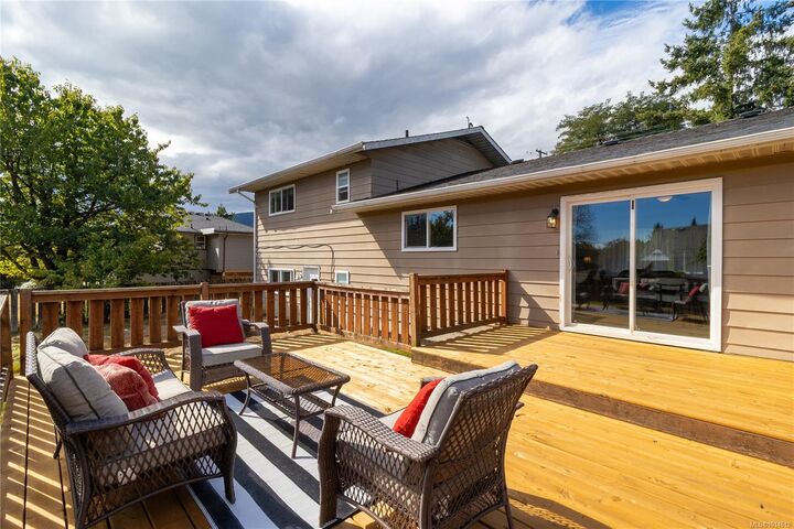 Property Photo:  2112 Boxwood Rd  BC V9S 5T4 
