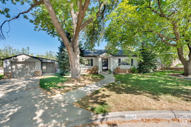 Property Photo:  2041 E Ashton Cir  UT 84109 