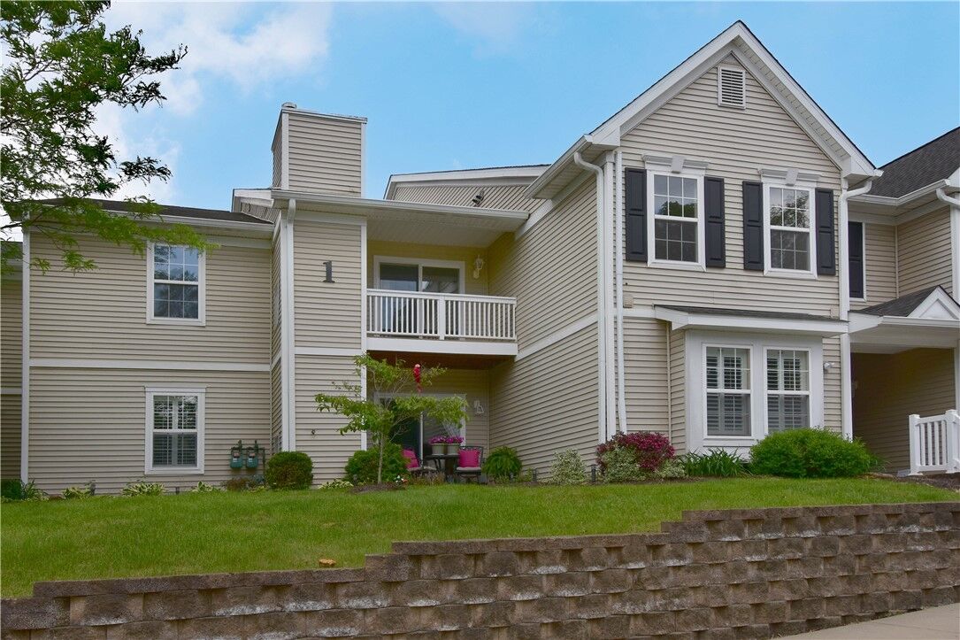 Property Photo: 1201 Lenox Oval PA 15237