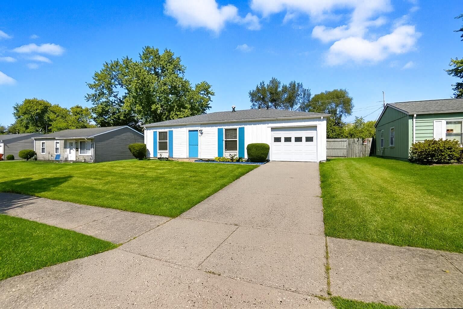 Property Photo: 208 Corlington Drive OH 45506