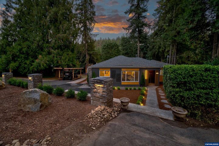 Property Photo: 150 Rees Hill Rd SE OR 97306