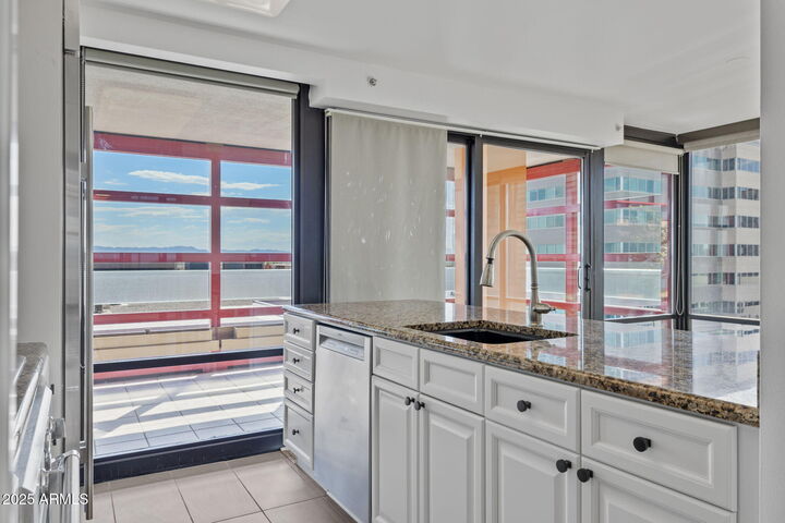 Property Photo: 4808 N 24th Street 708 AZ 85016