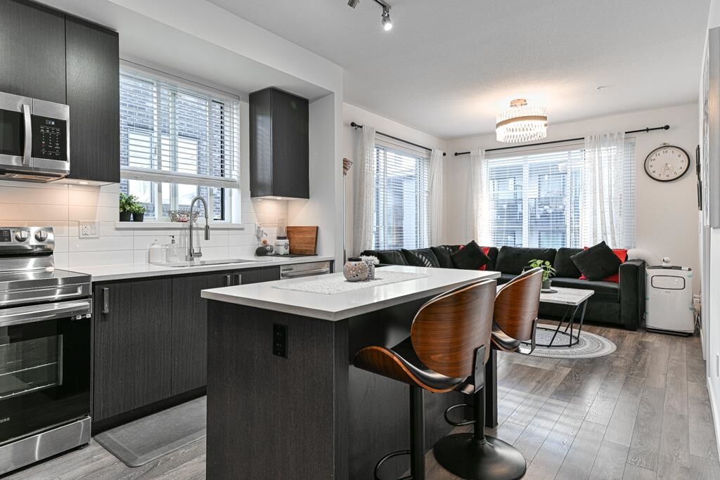 Property Photo:  15815 85 Avenue 406  BC V4N 6X5 