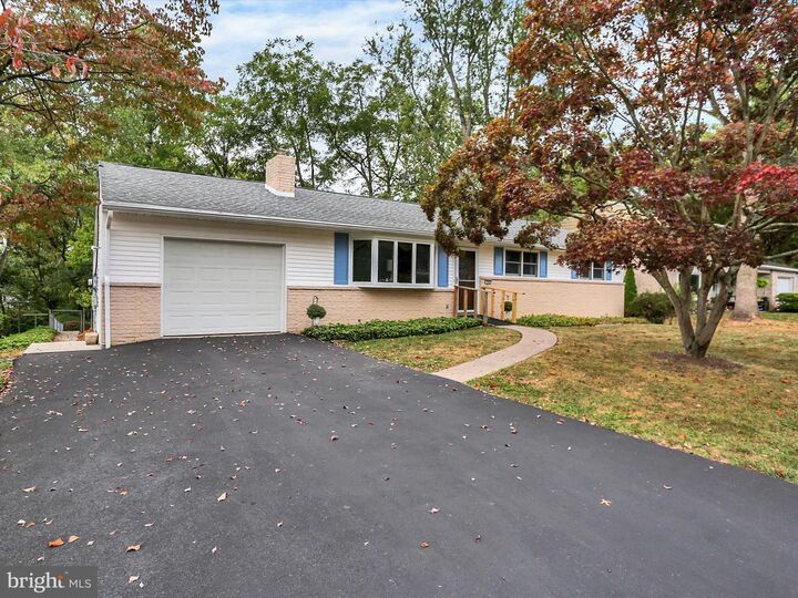 Property Photo:  308 Hemlock Road  PA 17055 