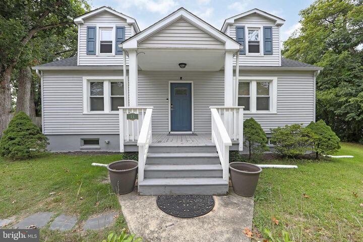 Property Photo:  14 Delaware Avenue  NJ 08036 