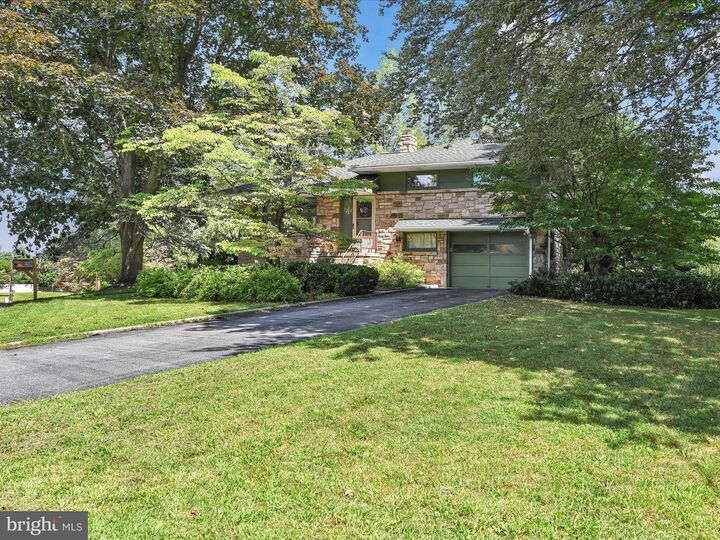 Property Photo:  49 Sylvania Road  PA 17033 
