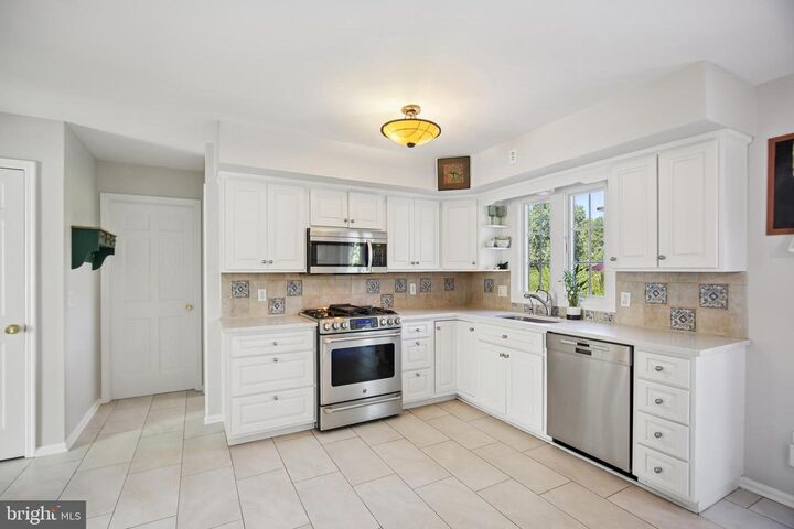 Property Photo:  38 Van Doren Way  NJ 08502 