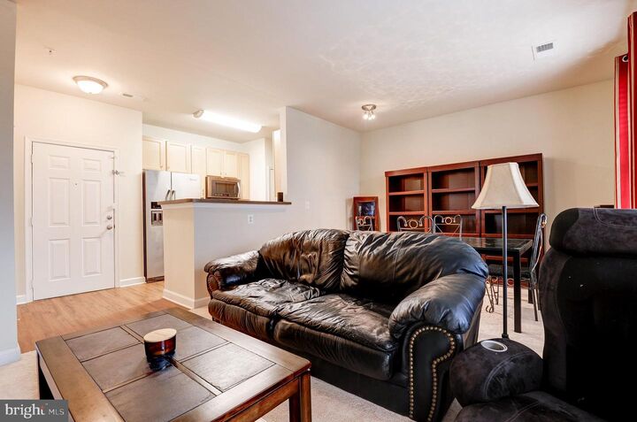 Property Photo:  42539 Mayflower Terrace 204  VA 20148 