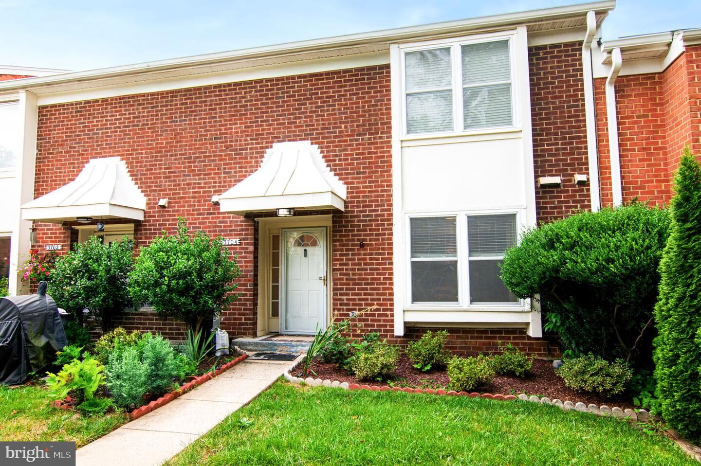 Property Photo: 3704 Persimmon Circle VA 22031