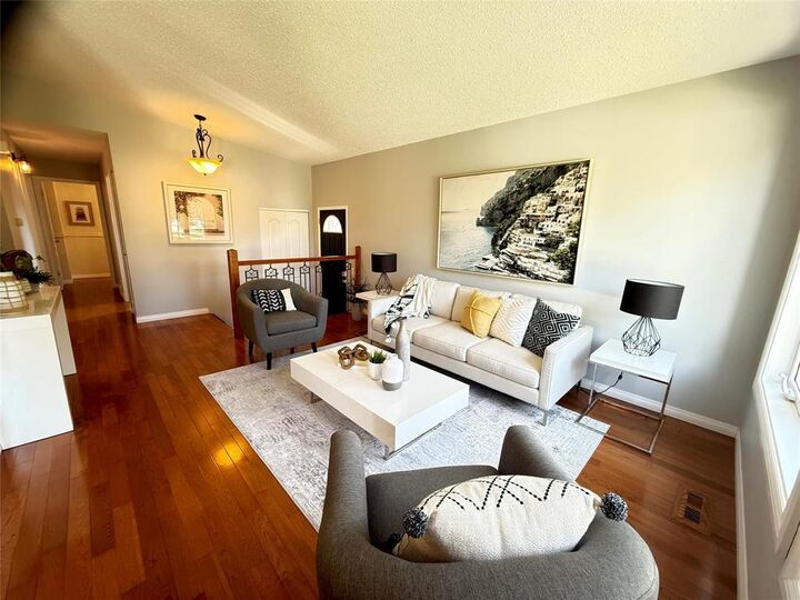 Property Photo:  51 Lynn Lake Drive  MB R2C 4J7 