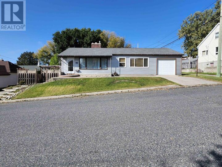 214 Sixth Ave  Kenora ON P9N 2C1 photo