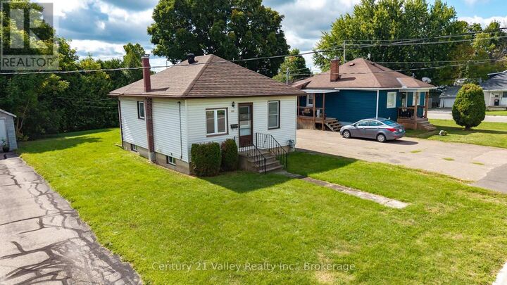 Property Photo:  347 Joffre Avenue  ON K7V 3L6 