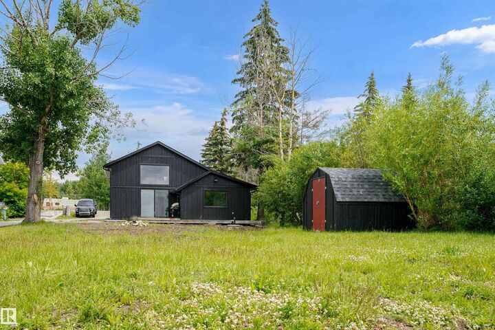 Property Photo: 24, 55022 Ste. Anne Trail AB T0E 1A1