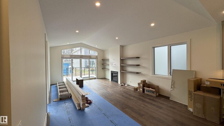 Property Photo:  12 Newbury Ci  AB T8B 0E8 