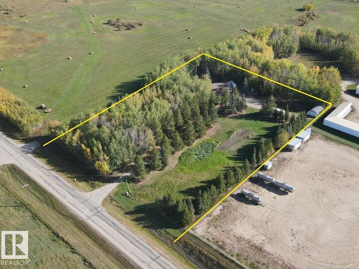 Property Photo:  5001 67 Street  AB T7A 1R9 