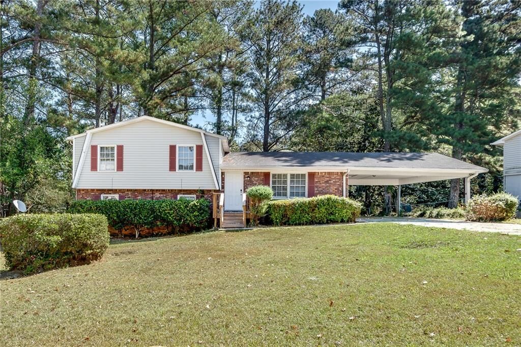 Property Photo: 6278 Thornhedge Drive GA 30296