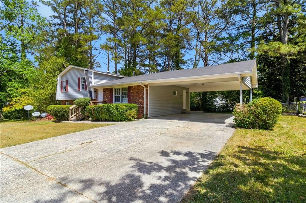 Property Photo:  6278 Thornhedge Drive  GA 30296 