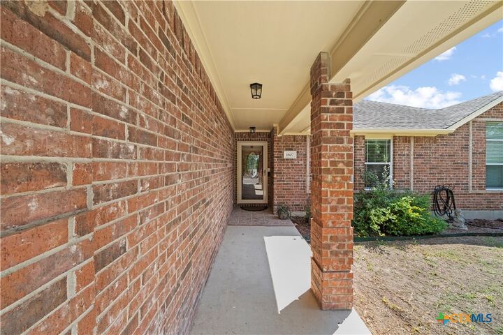 Property Photo:  1607 Sunspur Drive  TX 78130 