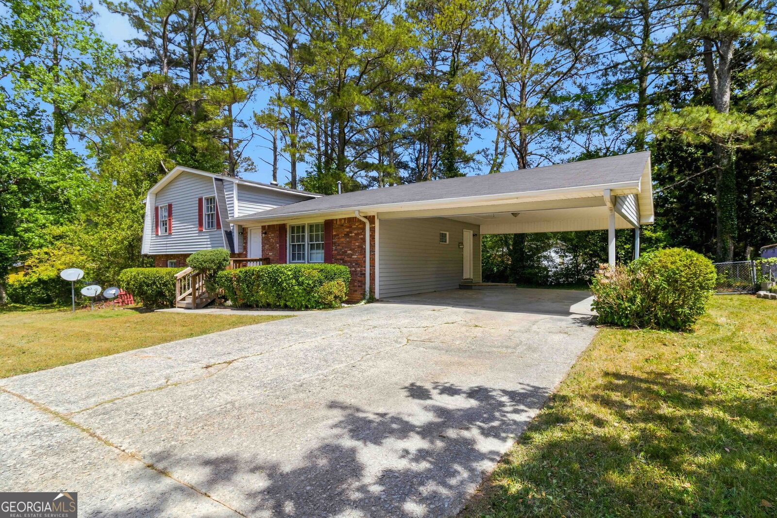 Property Photo: 6278 Thornhedge Drive GA 30296