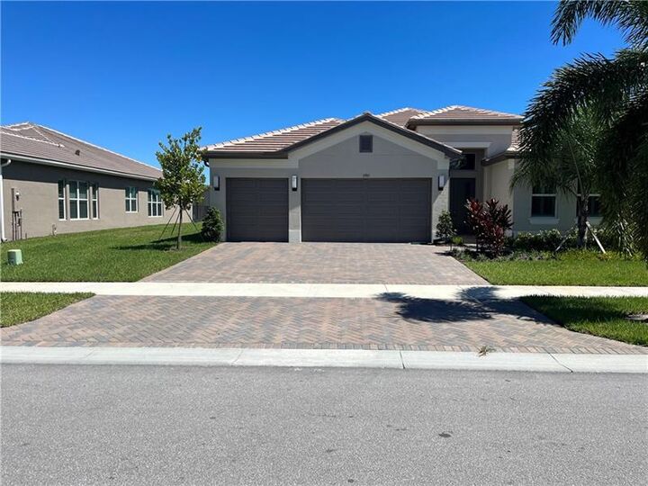 Property Photo:  11965 SW Sandy Bay Cir  FL 34987 
