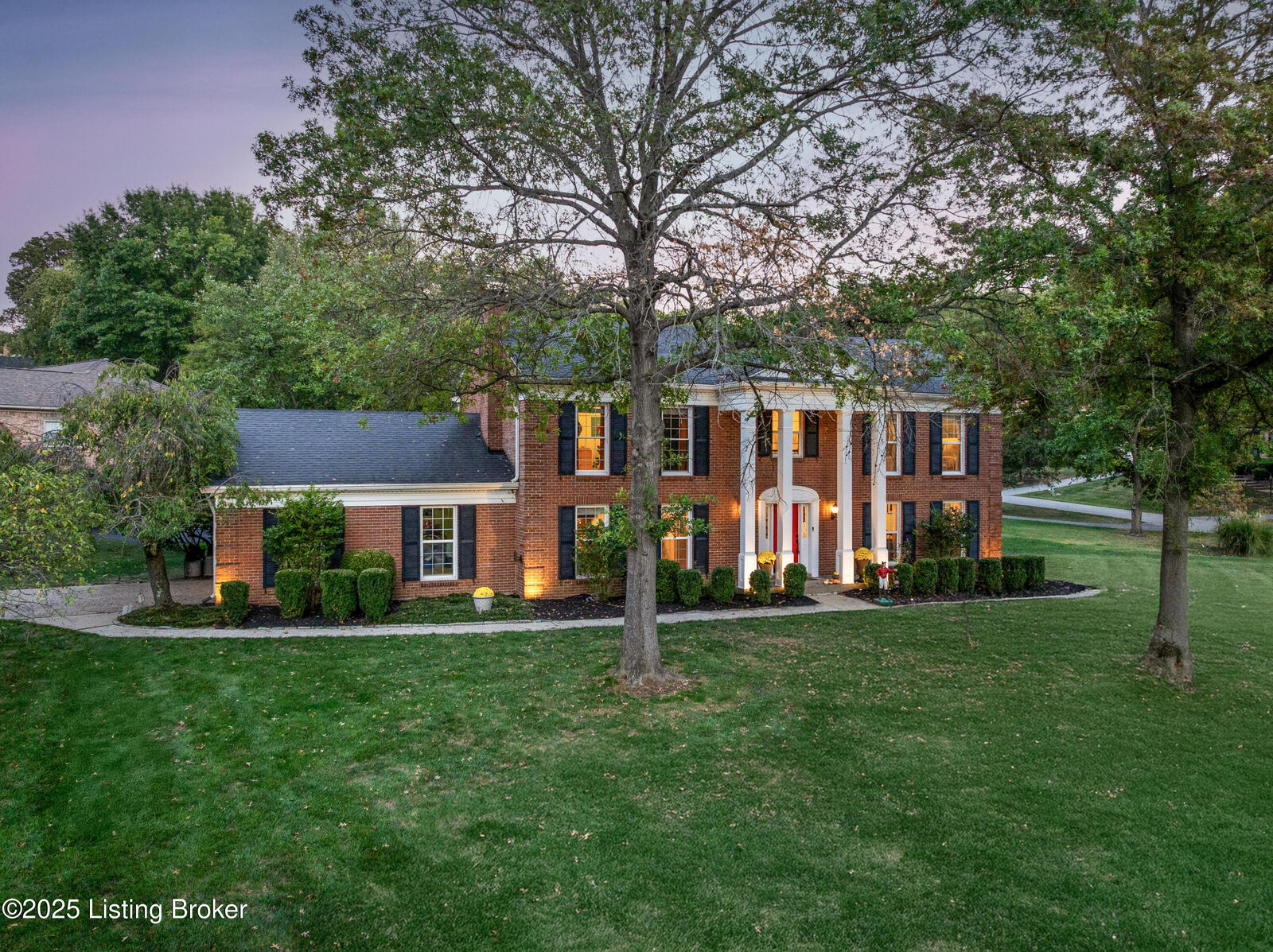 Property Photo:  7101 Cannonade Ct  KY 40059 