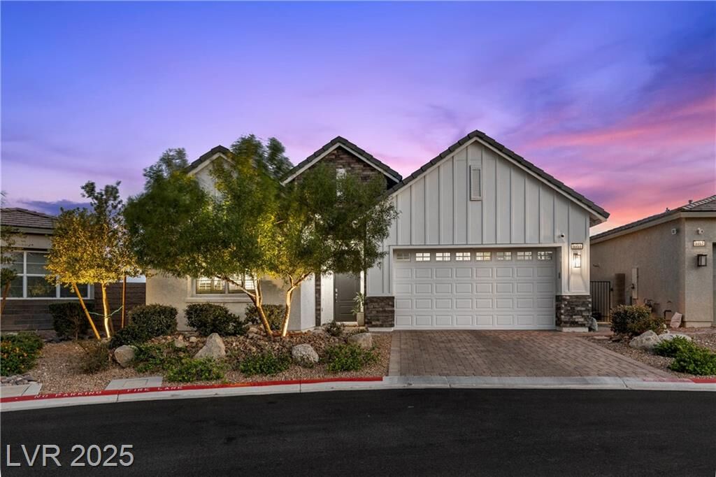 Property Photo: 9951 Skye Gazer Avenue NV 89166