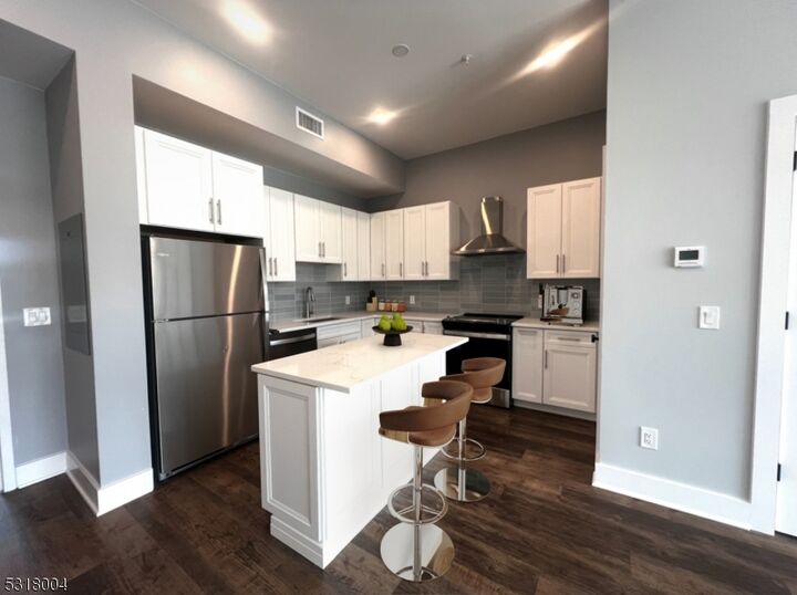 Property Photo:  378 Millburn Ave 3  NJ 07041 
