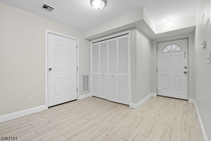 Property Photo:  280 S 20th St  NJ 07103 