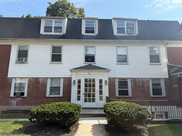 Property Photo: 160 Gordonhurst E2 NJ 07043