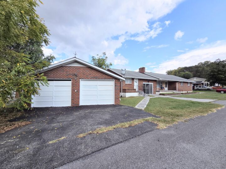 Property Photo:  23 Hillcrest Dr  WV 24963 