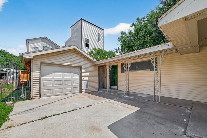 Property Photo: 3817 Anita Street B TX 77004
