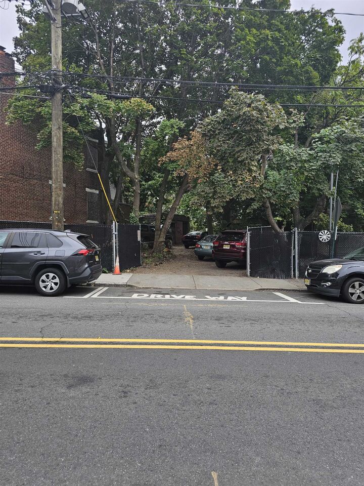 1512 Manhattan Ave  Union City NJ 07087 photo
