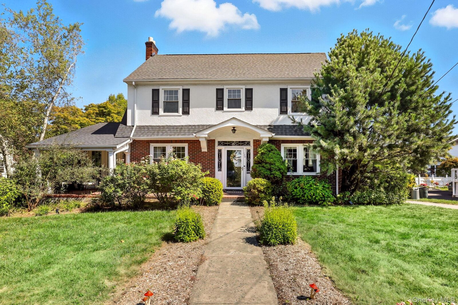 Property Photo:  126 N Broadway  NY 10603 