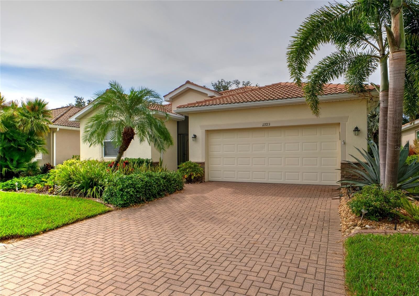 Property Photo: 11723 Breadfruit Lane FL 34292
