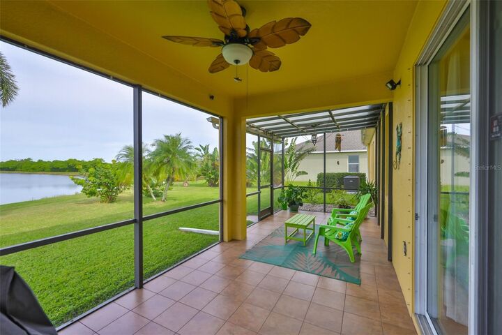 Property Photo:  1516 Yale Castle Court  FL 33570 