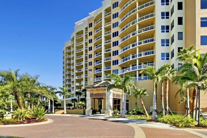 Property Photo:  1300 Benjamin Franklin Drive 709  FL 34236 