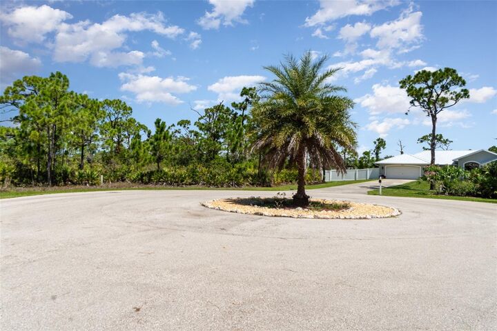 Property Photo:  9437 Treasure Lake Court  FL 33956 