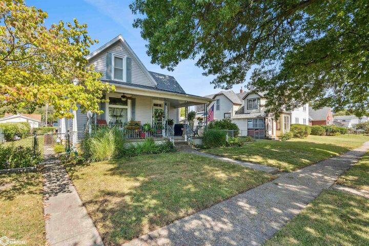 Property Photo:  1223 Avenue F  IA 52627 