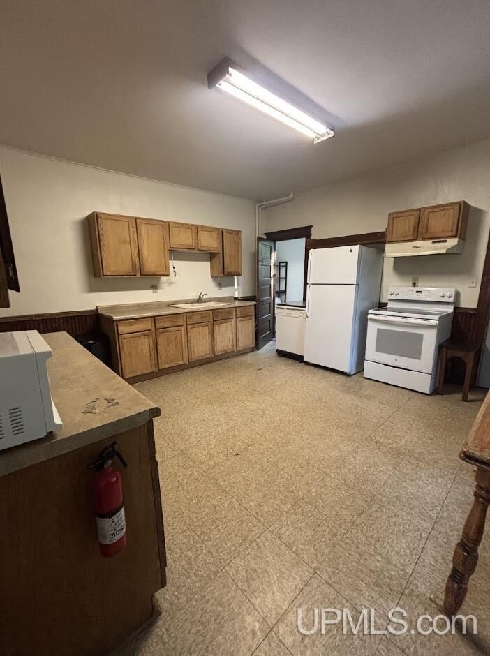 Property Photo: 410 Dodge Street MI 49931