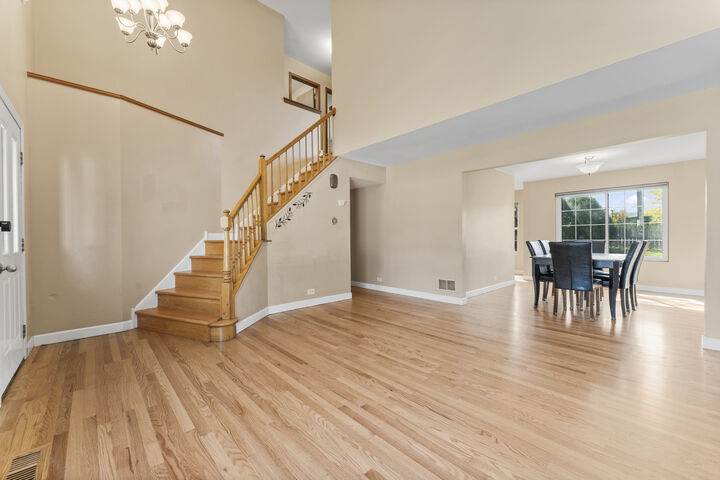 Property Photo:  1501 Belle Haven Drive  IL 60030