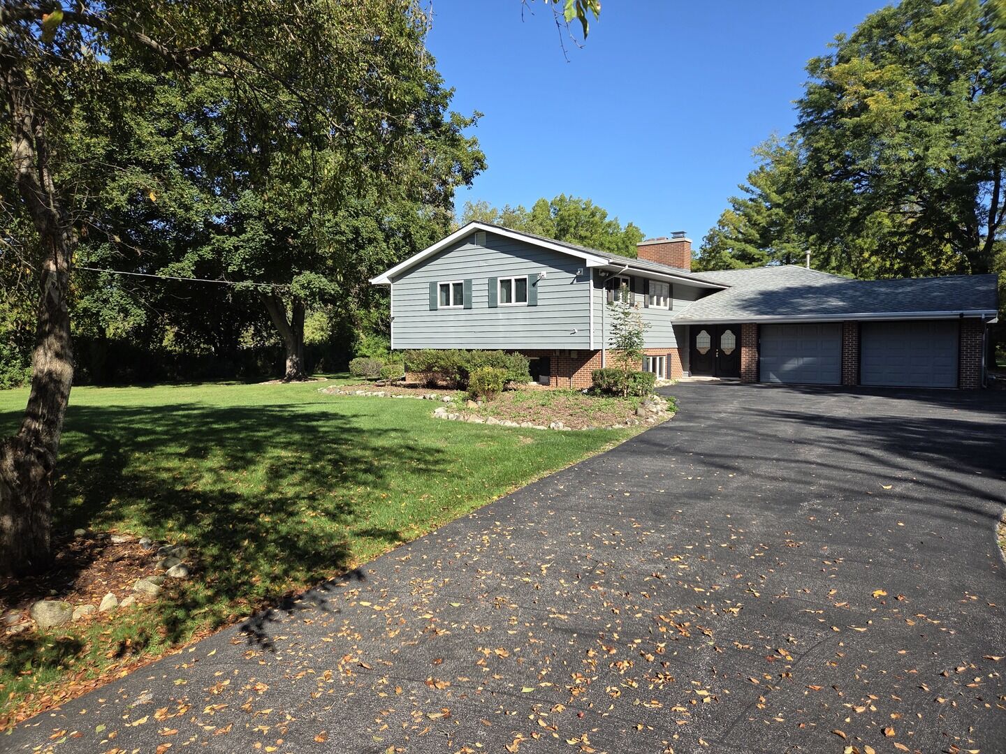 Property Photo:  520 Eton Drive  IL 60010 