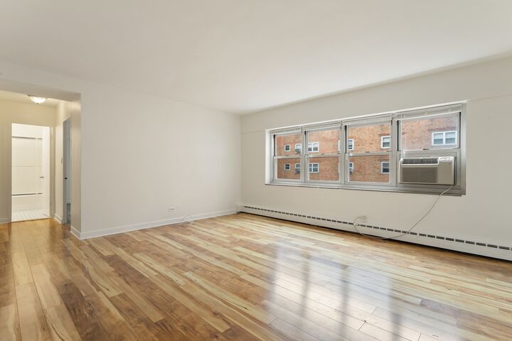 Property Photo:  4970 N Marine Drive 1030  IL 60640 